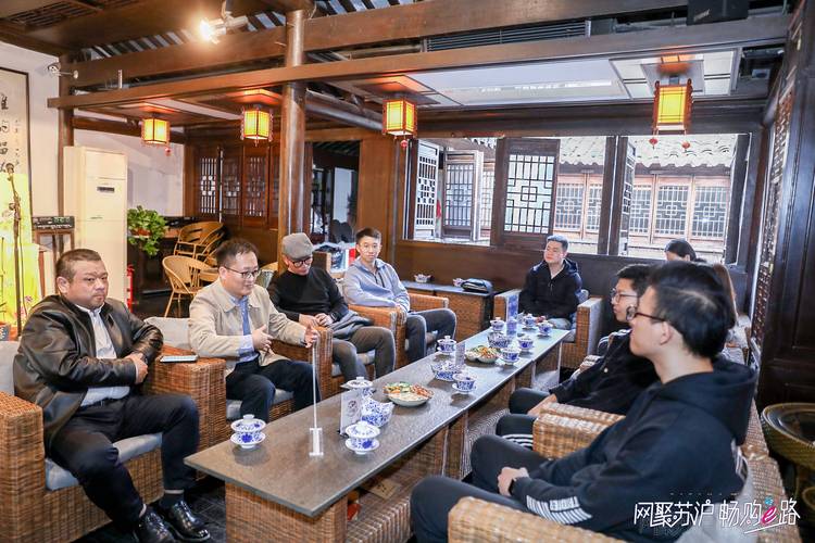 在第二天的活动中,上海互联网企业代表在市委网信办和姑苏区工作人员